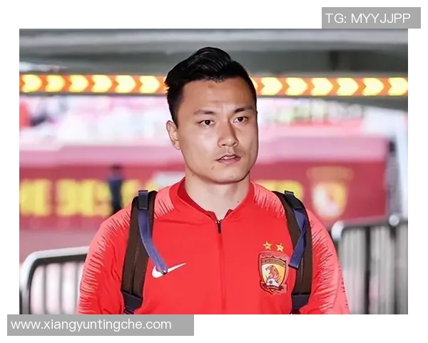 从默默无闻到闪耀世界足球明星逆袭之路的励志故事与精彩瞬间